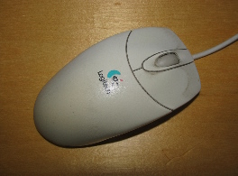 Maus mit Tasten und Scrollrad